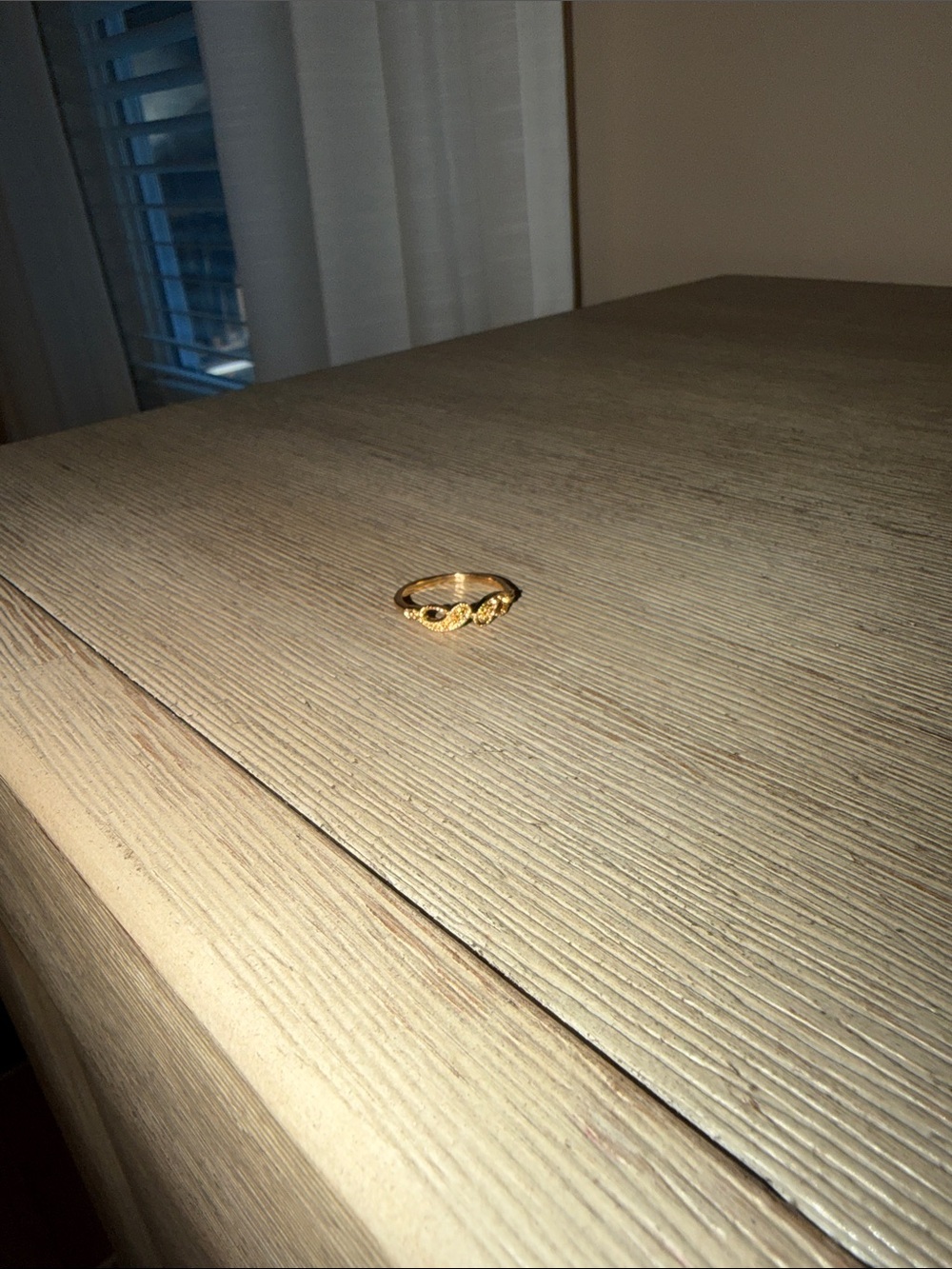 Gold ring - Picture 3 of 5